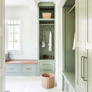 21 Ways to Keep a Mudroom Clean – Rhythm of the Home