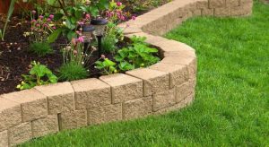 40 Fantastic Retaining Wall Ideas - Rhythm of the Home