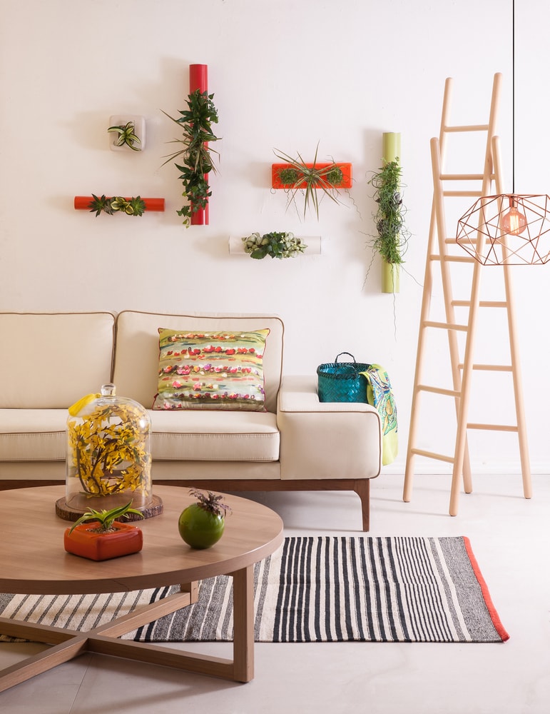 10 Ways to Mix Wood Tones and Shades While Decorating