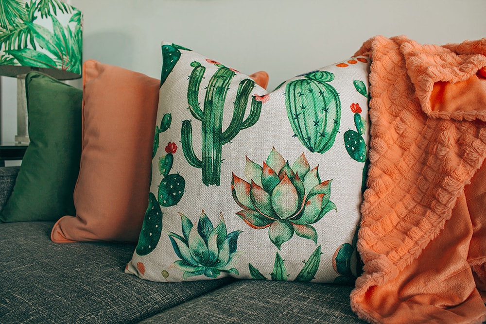 9 Easy Ways To Decorate with Throw Pillows