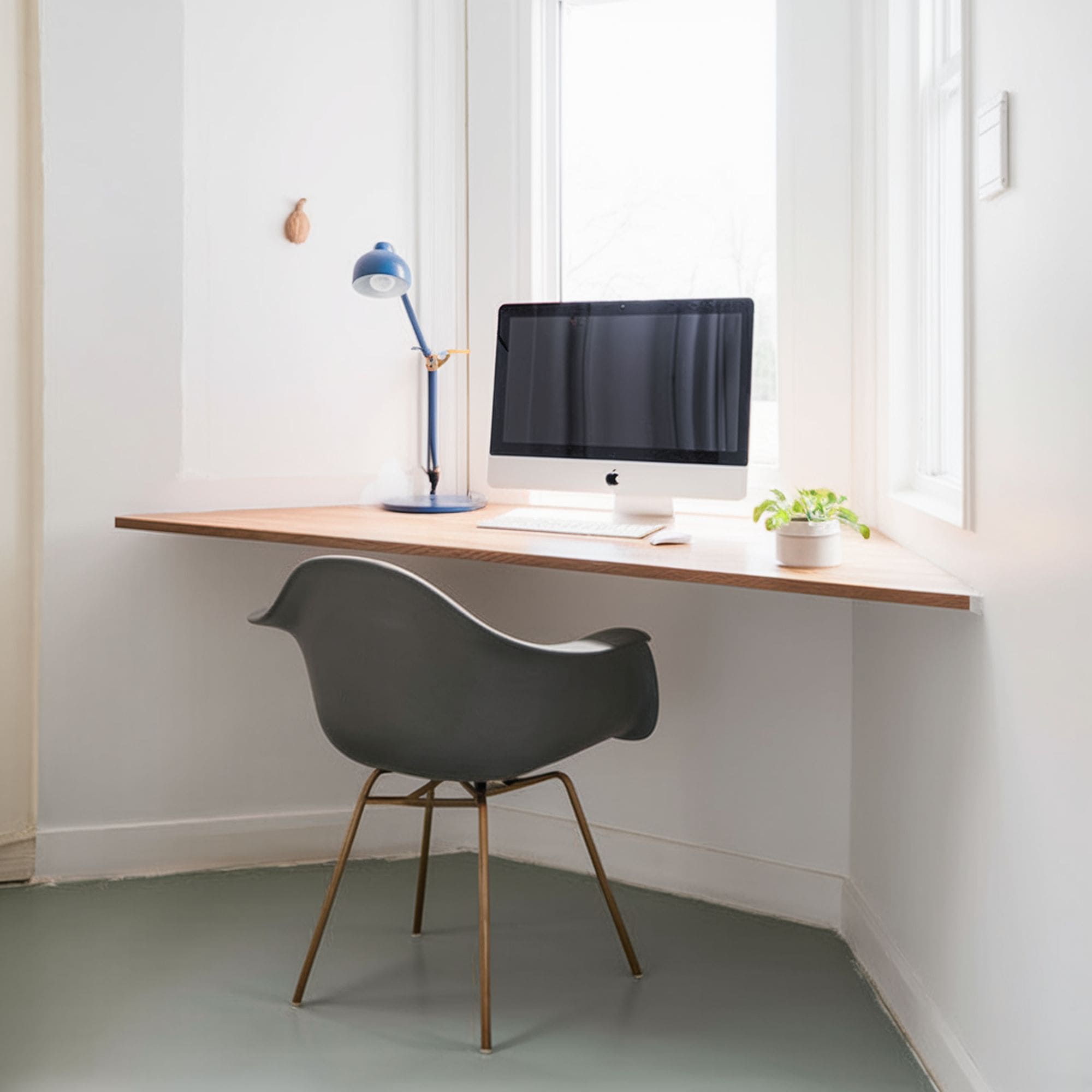 Floating Desk
