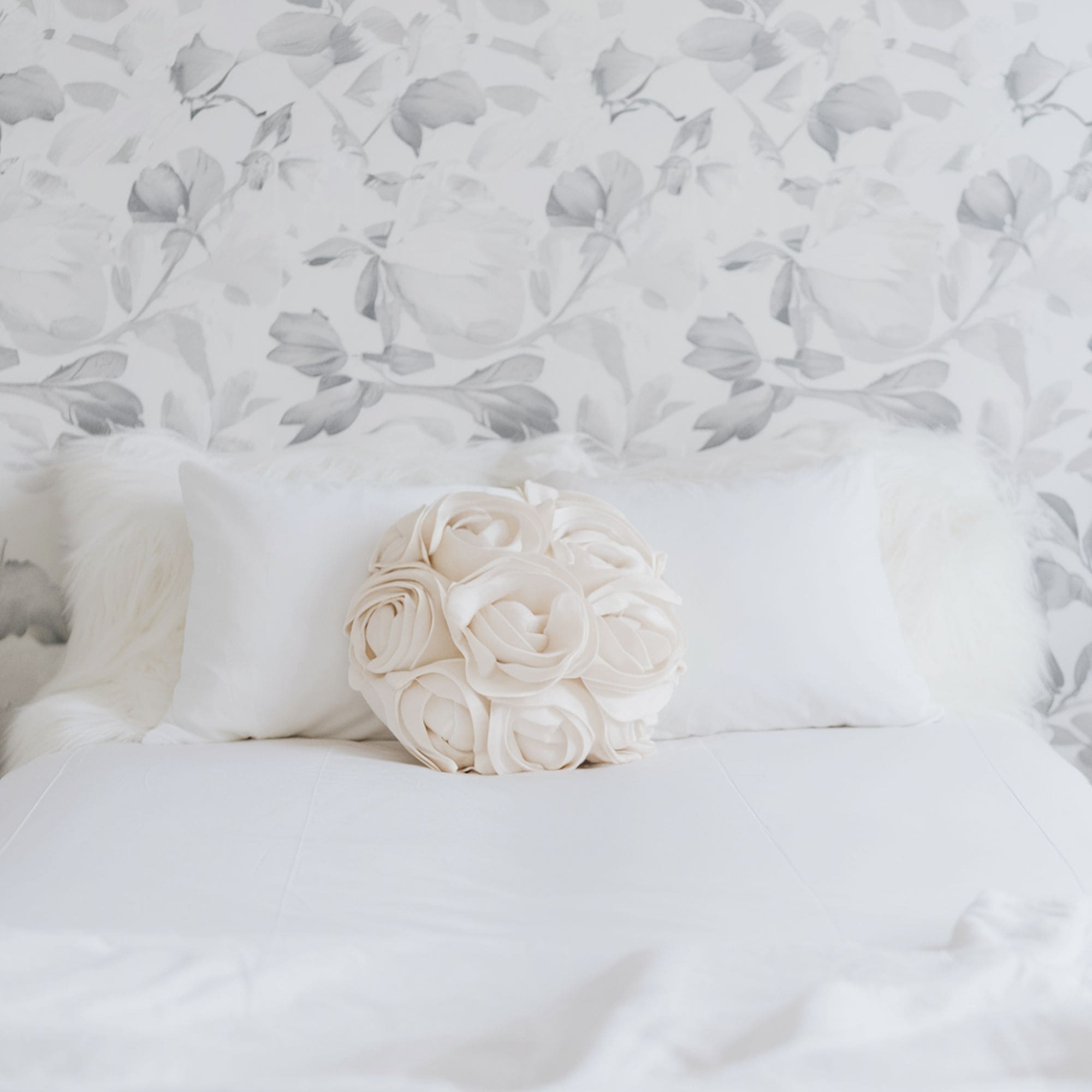 Floral Patterned Bedroom Wallpaper