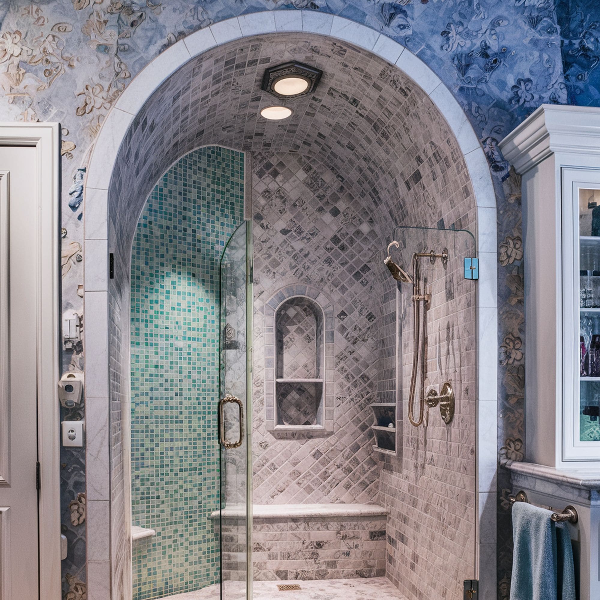 Luxurious Bathroom With Arched Doorway in the Shower