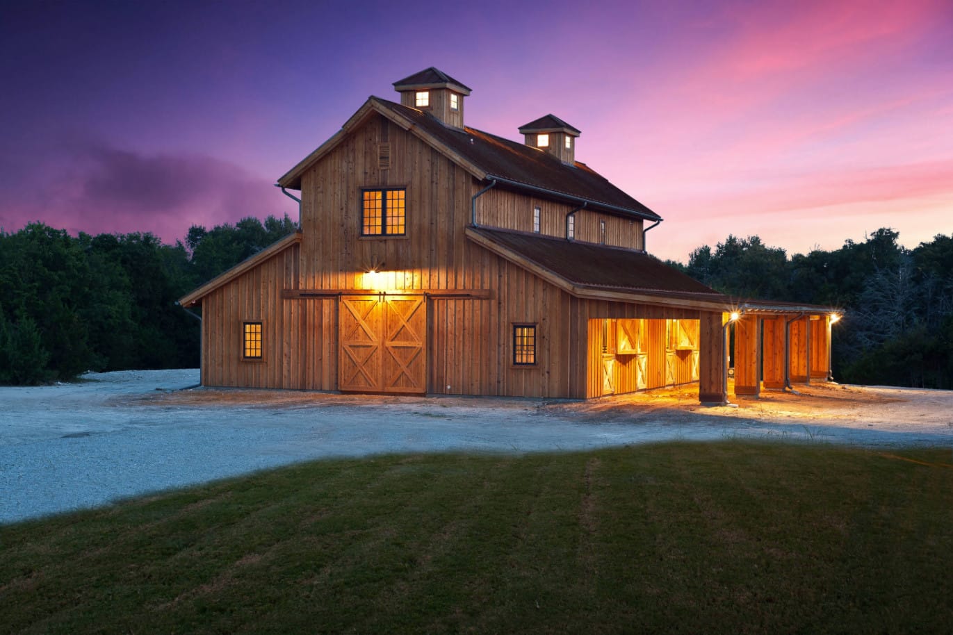 12 Dazzling Barndominium Ideas