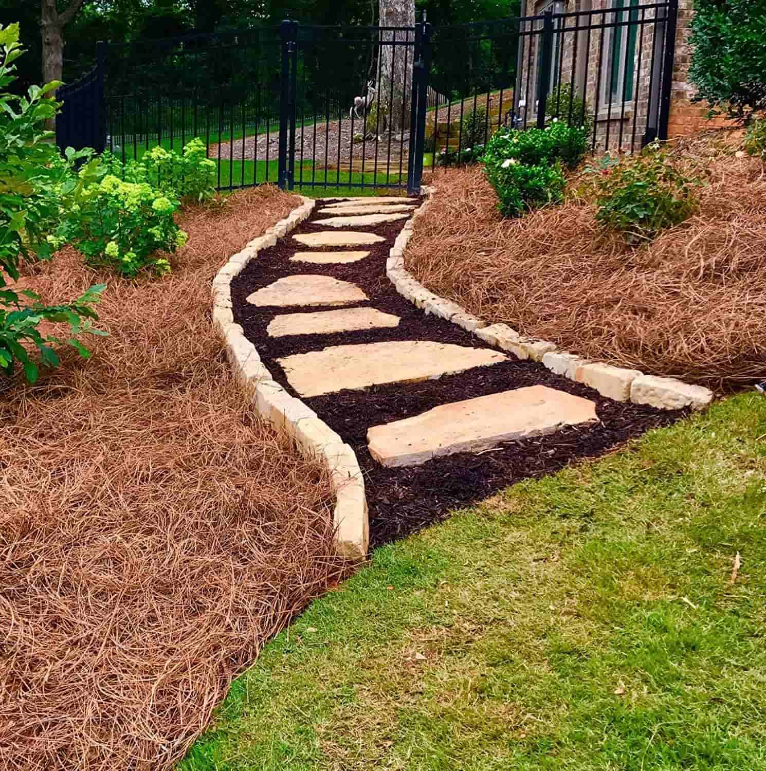 7 Things to Know About Pine Straw Mulch