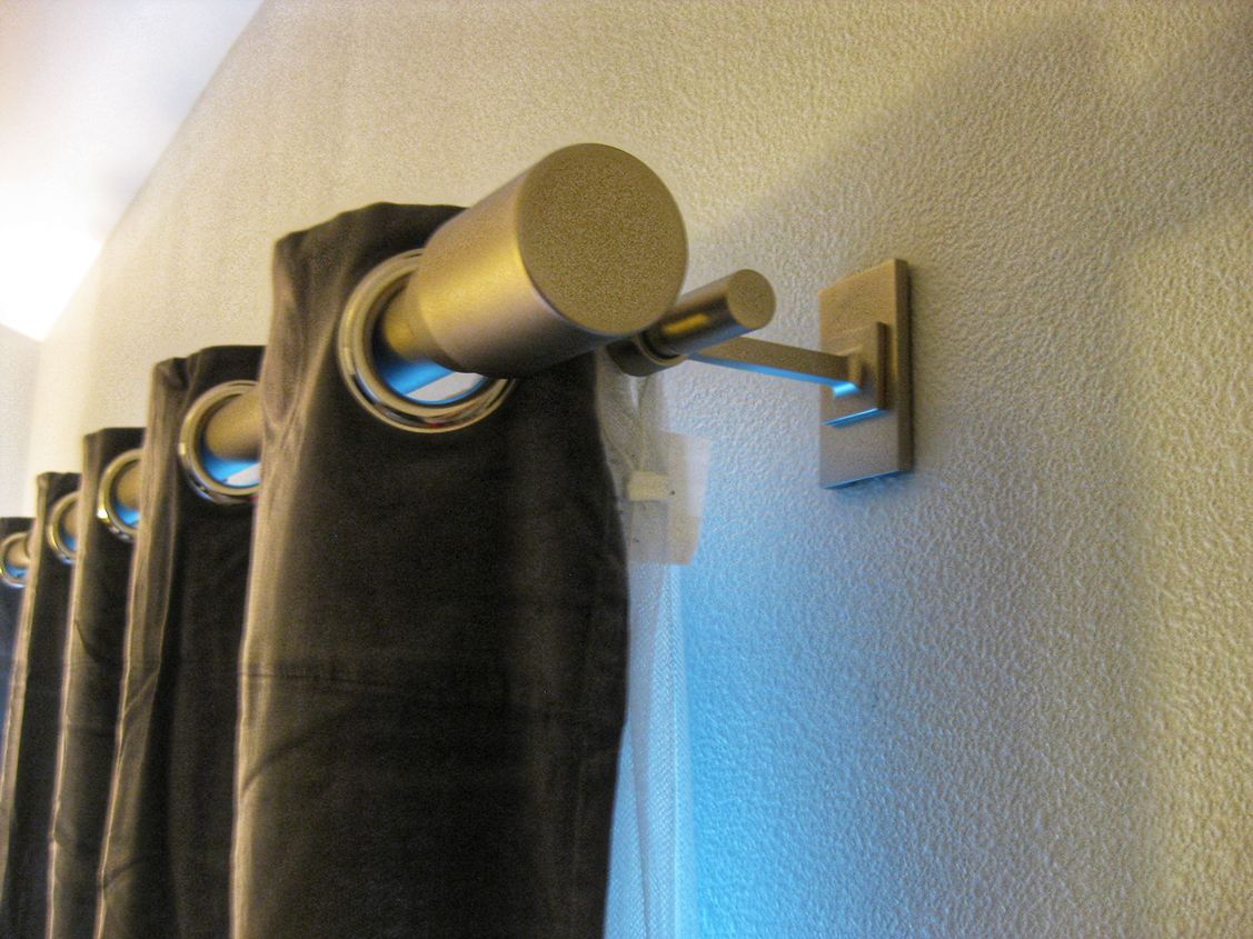 Adjustable Curtain Rod