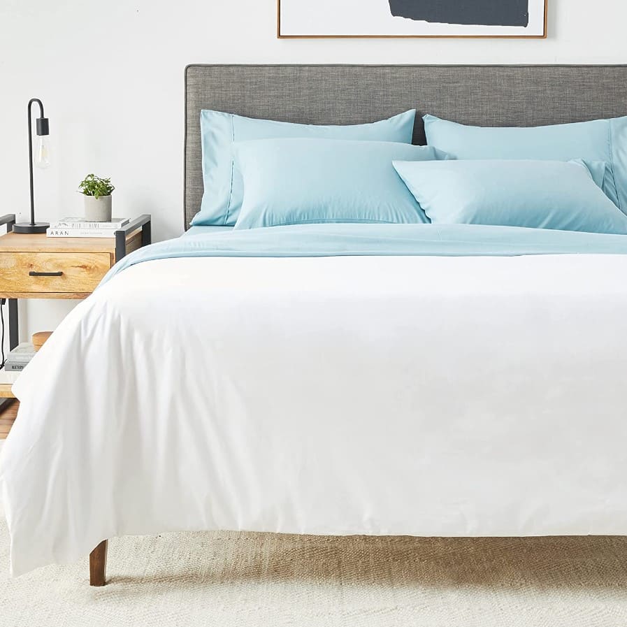 Soft Duvet Covers With Blue Pillows
