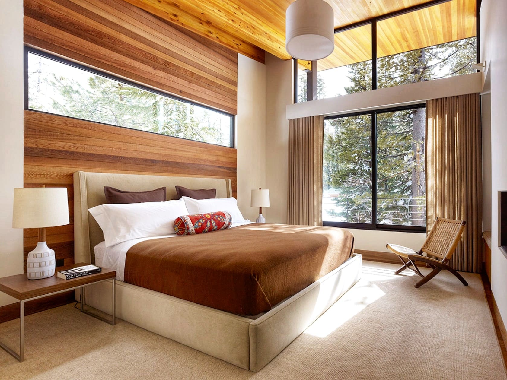 Clerestory Windows in a Bedroom With Different Heights